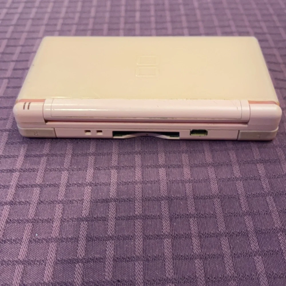 Nintendo DS lite bundle pink console pen wall charger car charger carrying case